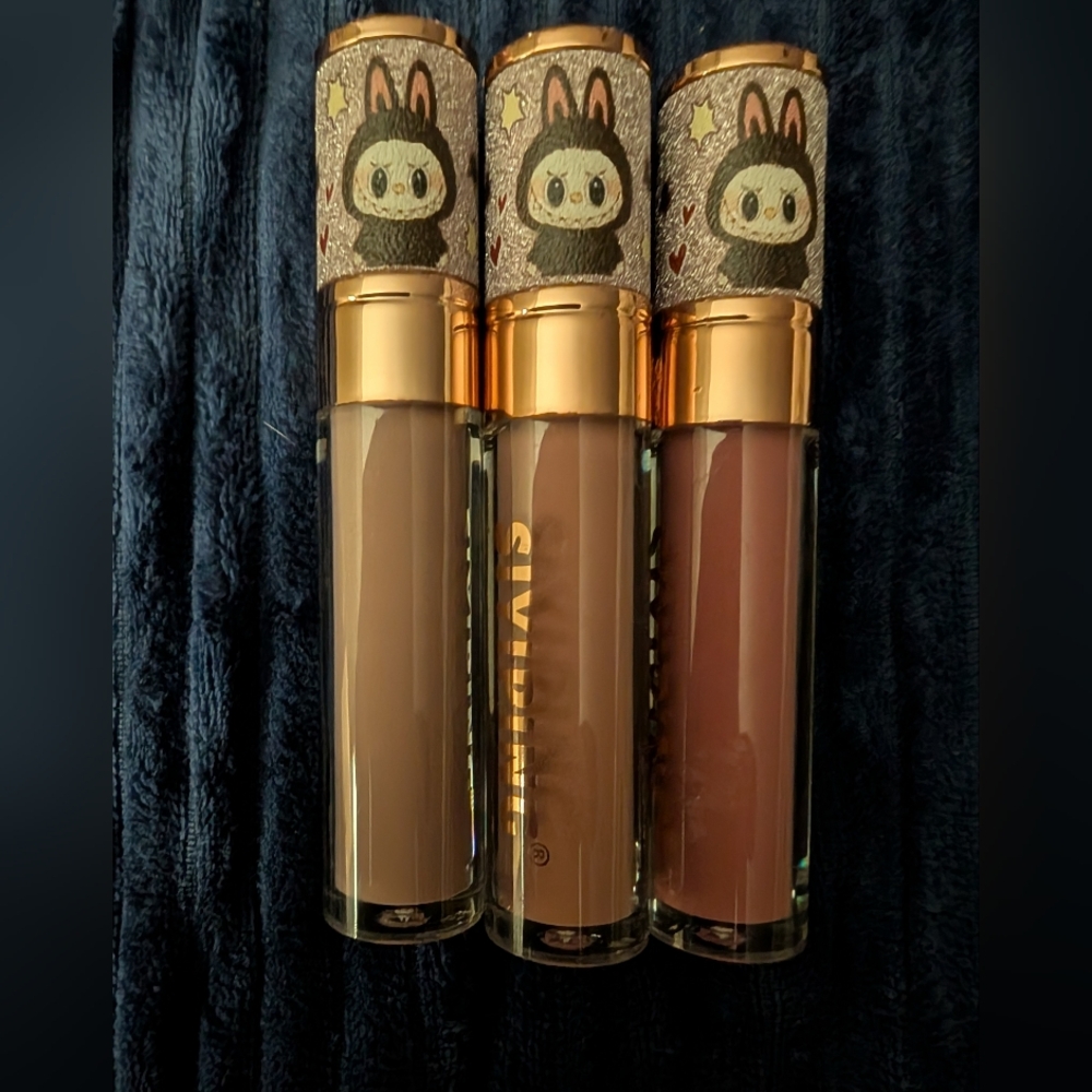 🦋 1 Cute Labubu Lip Gloss  Brown Shades